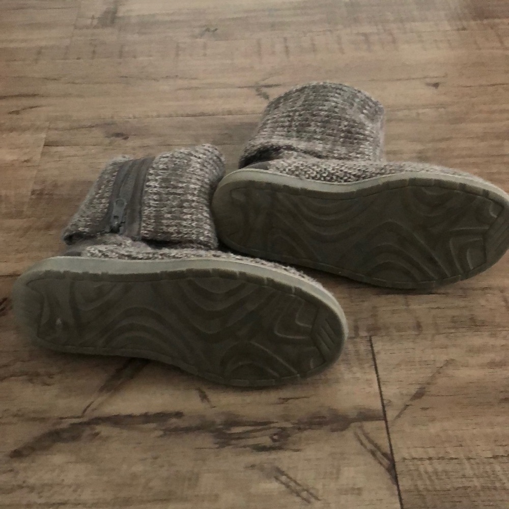 Gray Boots - Picture 5 of 7